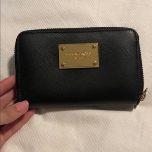 Michael Kors zip wallet